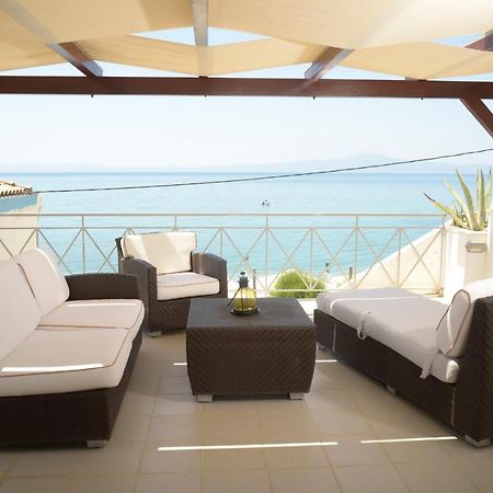 Agali 2 Superior Mezonet Front Of The Sea Apartment Akrogiali Екстериор снимка