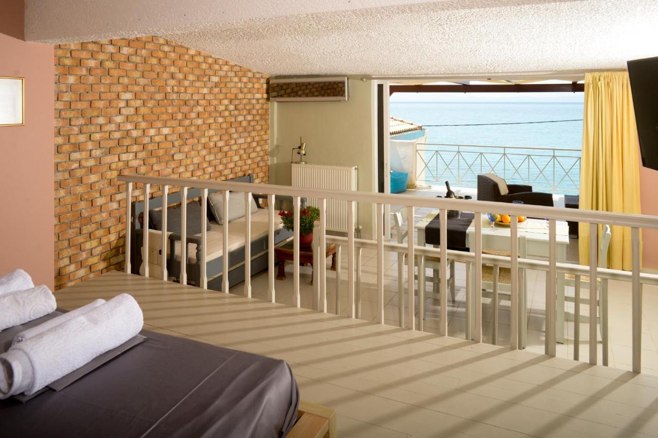 Agali 2 Superior Mezonet Front Of The Sea Apartment Akrogiali Екстериор снимка