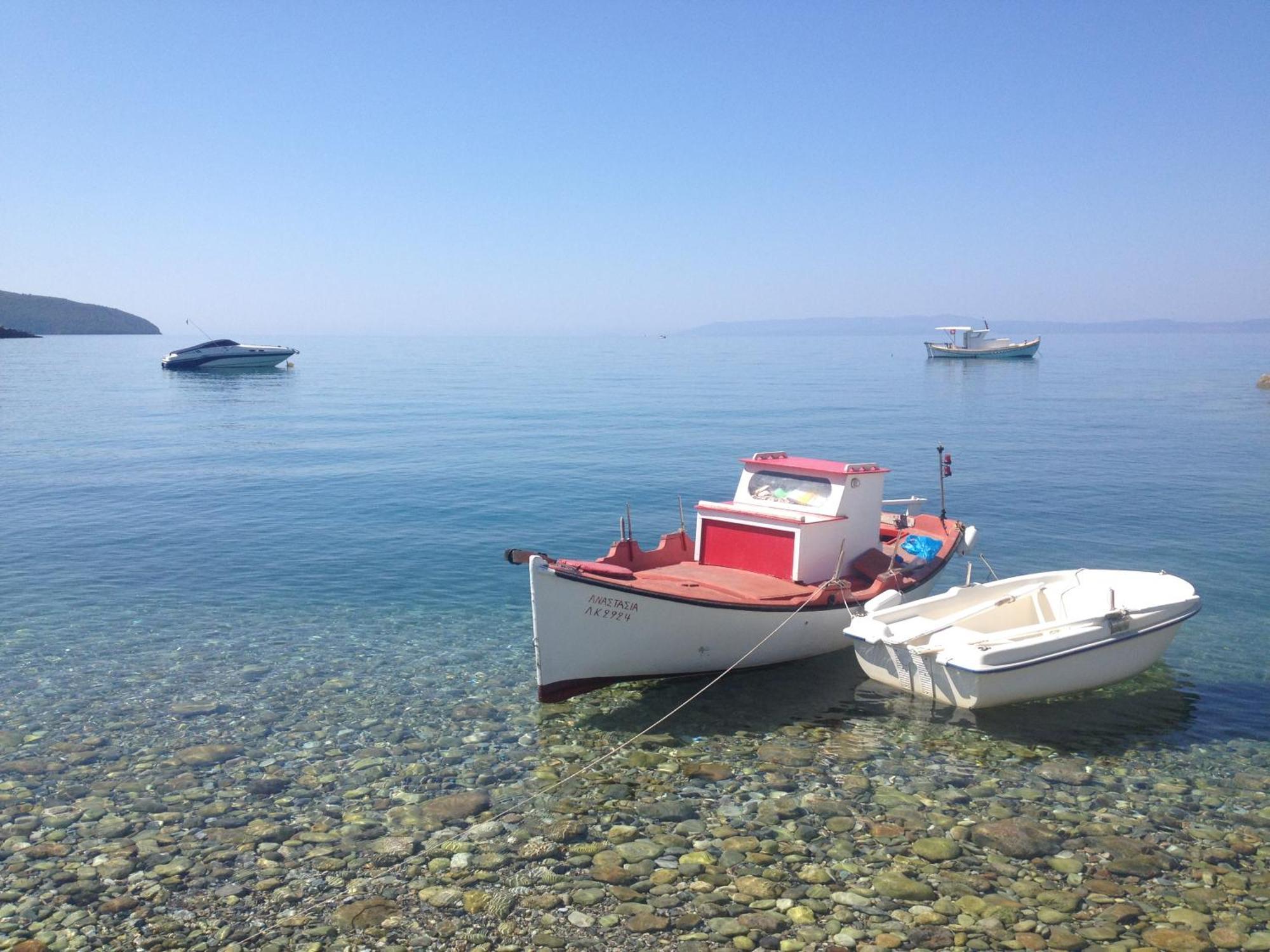Agali 2 Superior Mezonet Front Of The Sea Apartment Akrogiali Екстериор снимка