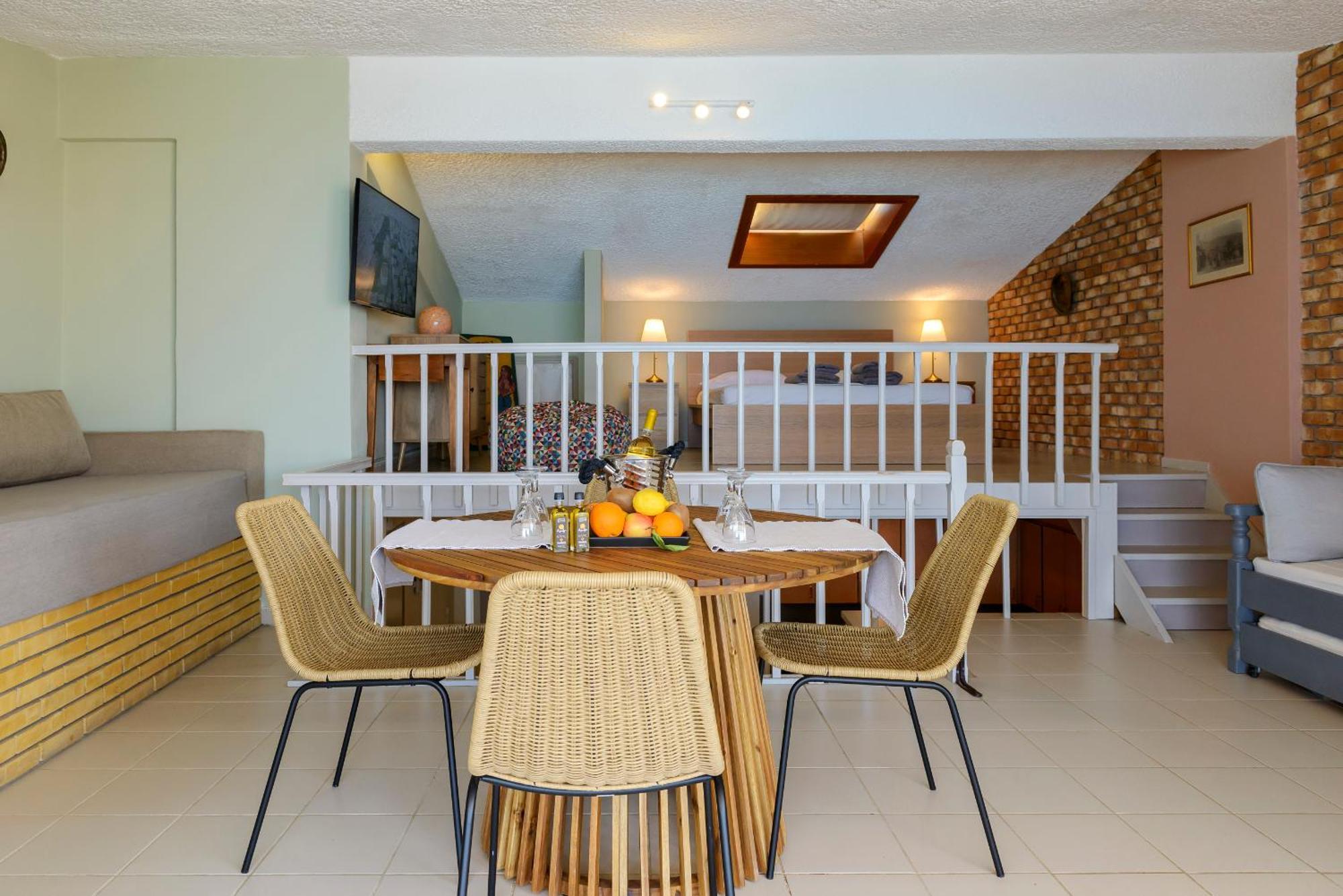 Agali 2 Superior Mezonet Front Of The Sea Apartment Akrogiali Екстериор снимка
