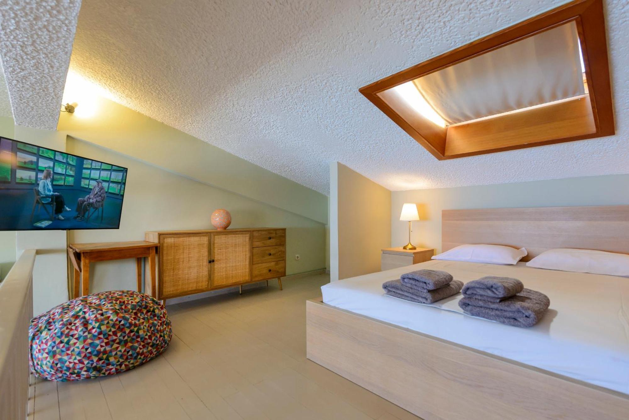 Agali 2 Superior Mezonet Front Of The Sea Apartment Akrogiali Екстериор снимка