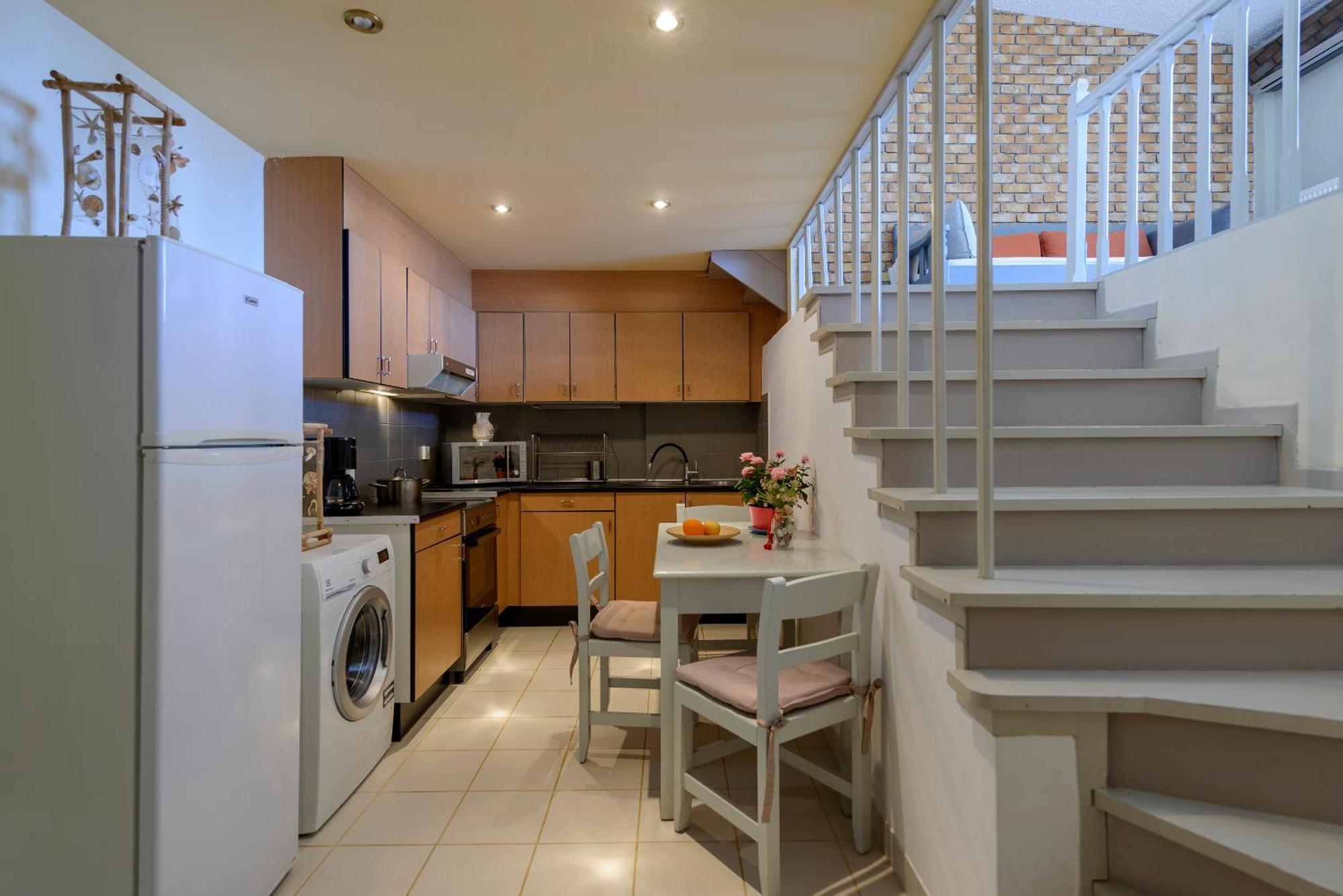 Agali 2 Superior Mezonet Front Of The Sea Apartment Akrogiali Екстериор снимка